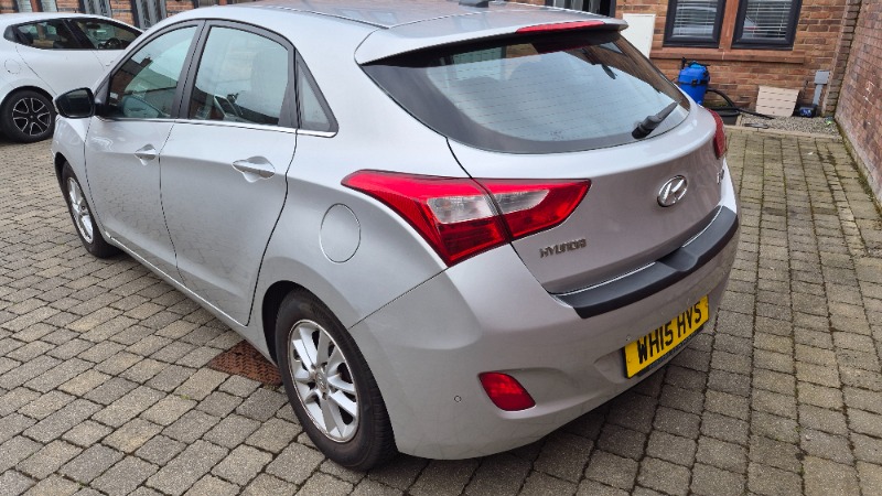 
								Hyundai Hatchback 2015 full									